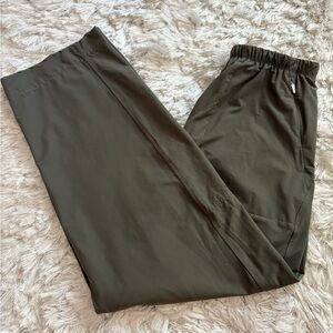 lululemon women’s Olive Green pants